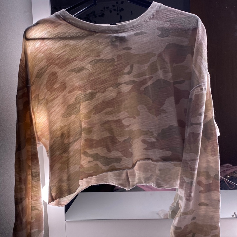 Cropped light camo crop top